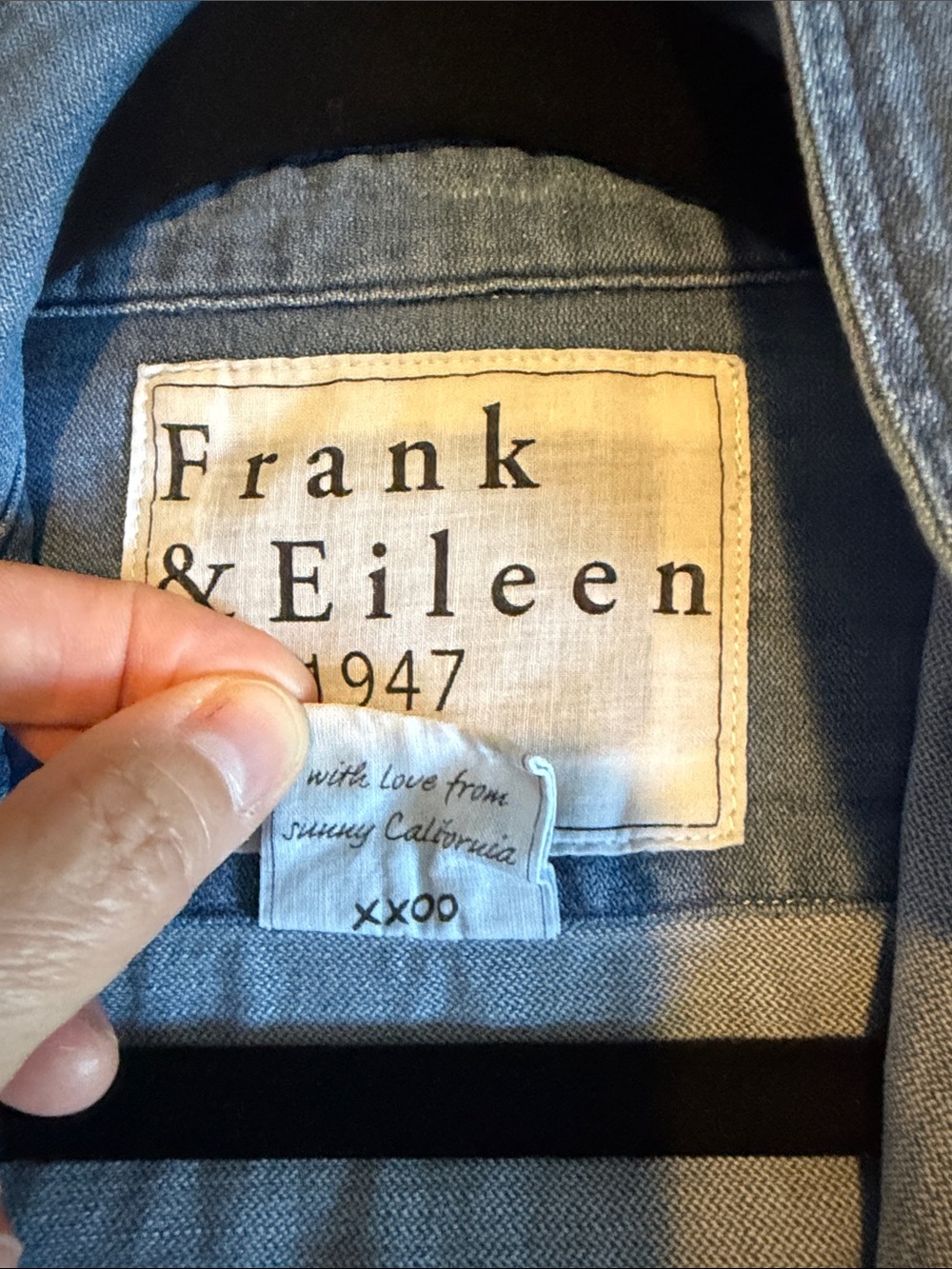 Frank & Eileen denim Casual Button-Front top size medium. - Picture 4 of 6